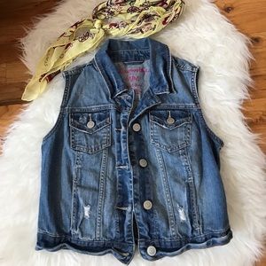 Aeropostale denim vest size medium